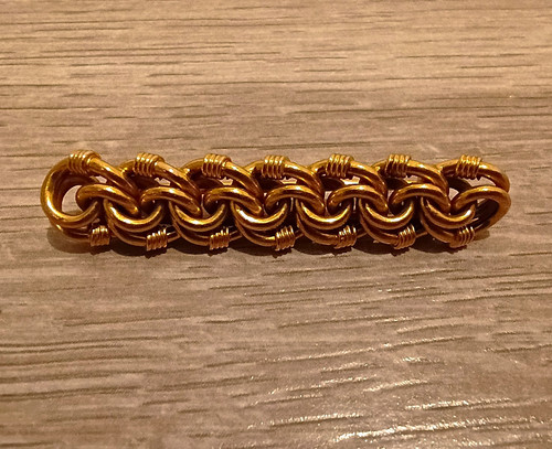 Gold tone knot chain maille - chain,